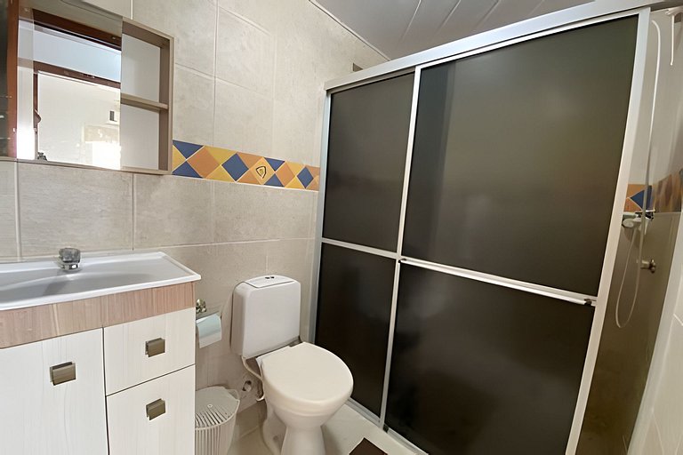 Apartamento 2 dormitórios na praia Bombas (AL11)