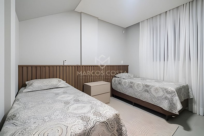 Apartamento praia do Mariscal alto padrão (AL05)